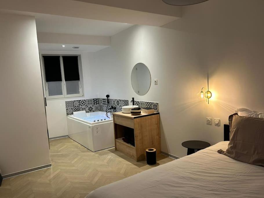 Appartement Spa 2 Pers-Couteliers-Centre Ville Moulins  Exterior foto